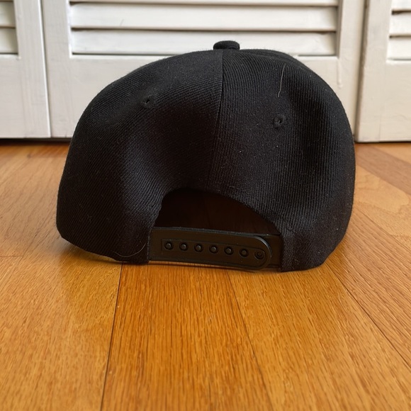 The flash cap, trucker hat/ baseball cap - Picture 3 of 4